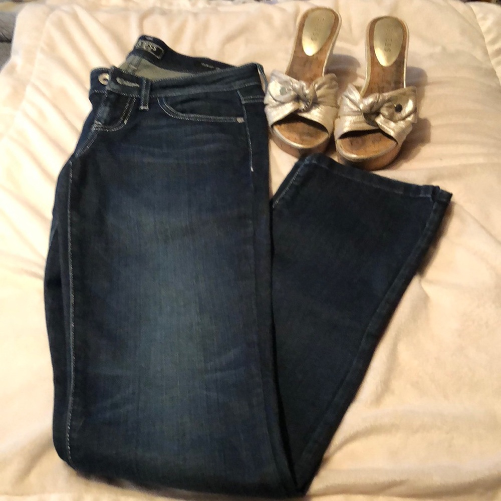🎉NWOT Guess Starlet Straight Leg Jeans siz…